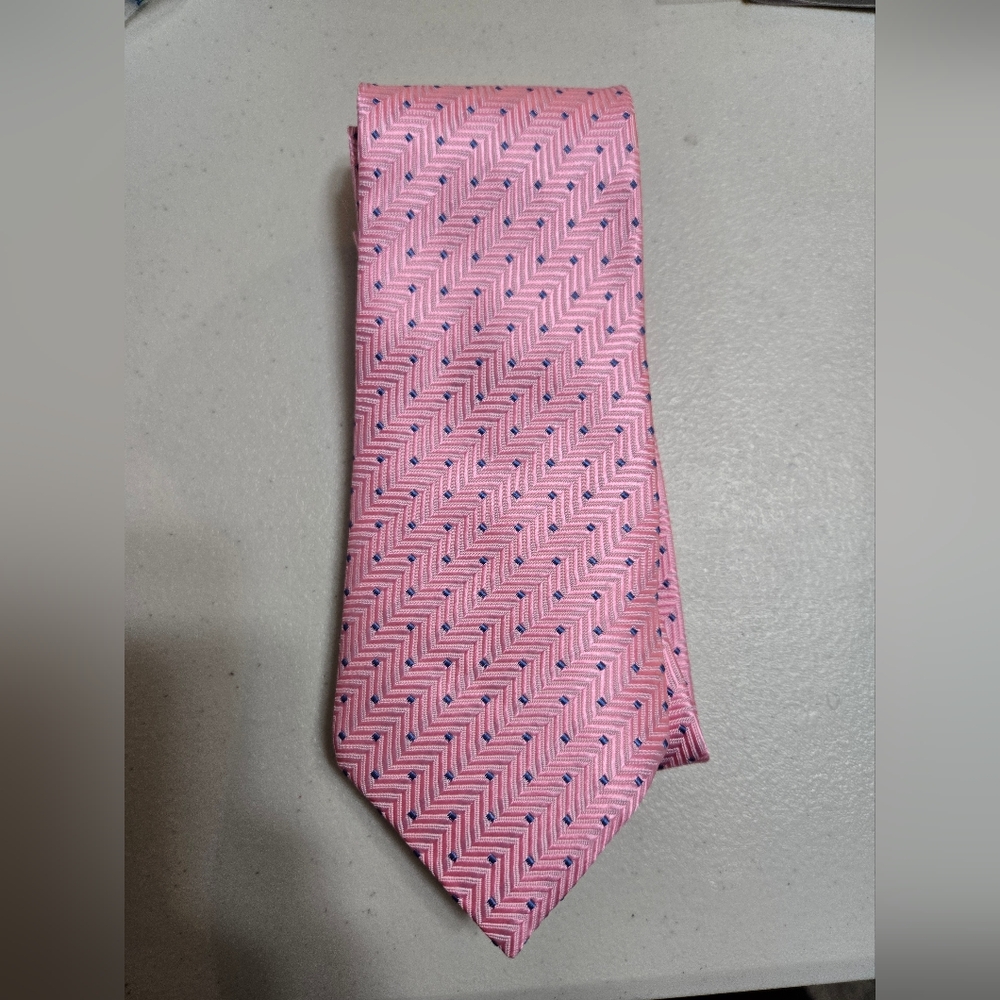 Kailong Pink Men's Tie, Blue Square Accent Design, 58 Inches Long, NWOT - Picture 7 of 8